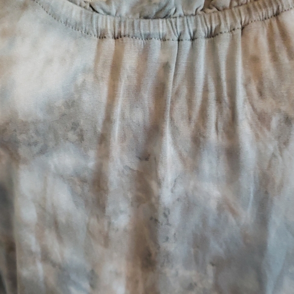 Soft tie-dyed top - Picture 3 of 8